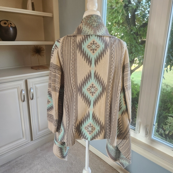 Geometric Patterned, Cascading Cardigan - Picture 4 of 12